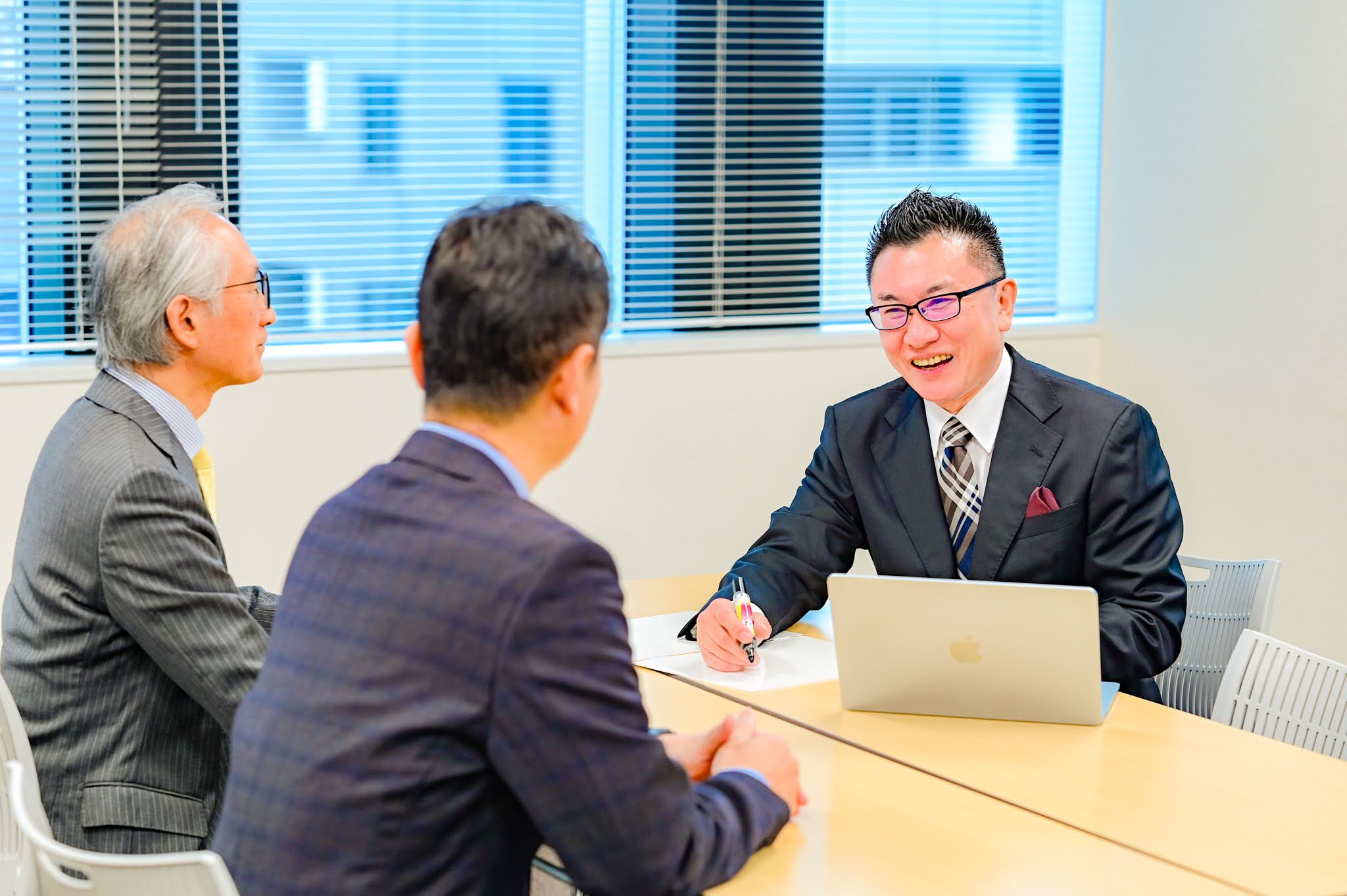 顧客の心をつかむ！プレゼンテーション力を高める保険営業術