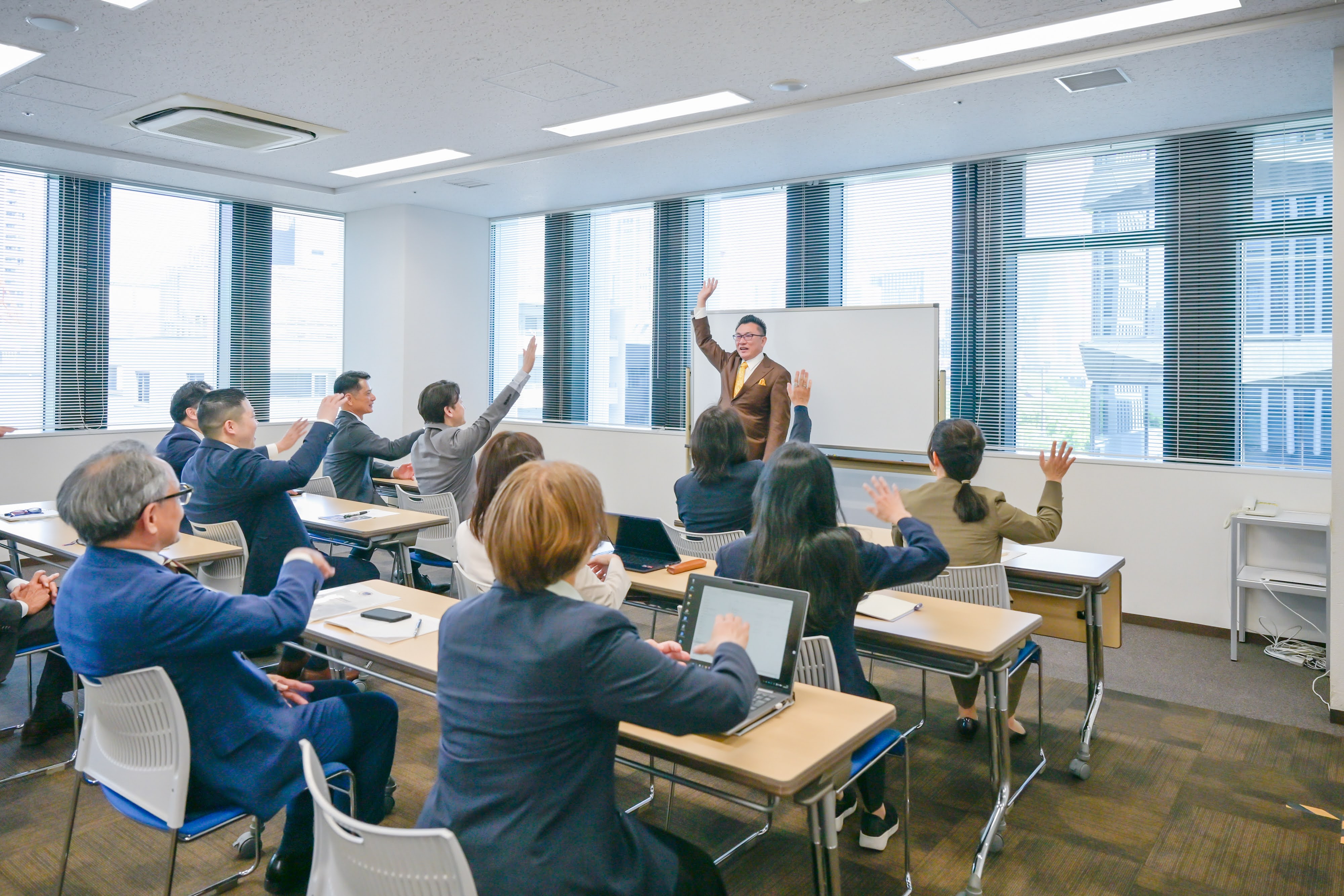 ゲーム業界に革命を！新しい会議スタイルで未来を切り開こう